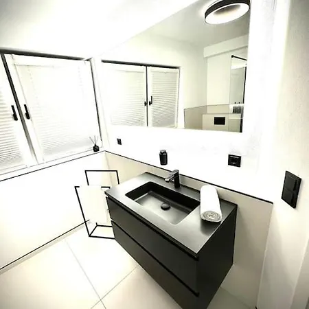 Highlife One Apartment *